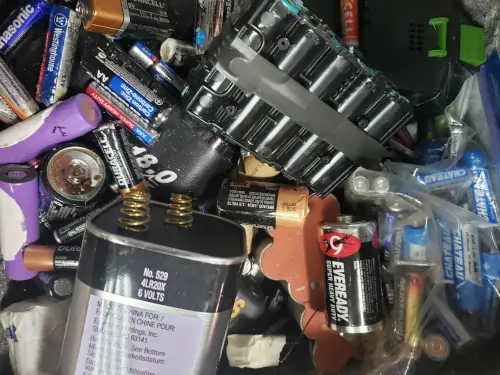 Lot of scrap various batteries